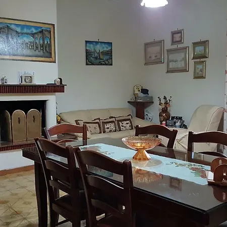 Casa Vacanza Da Ugo Вилла Ракале